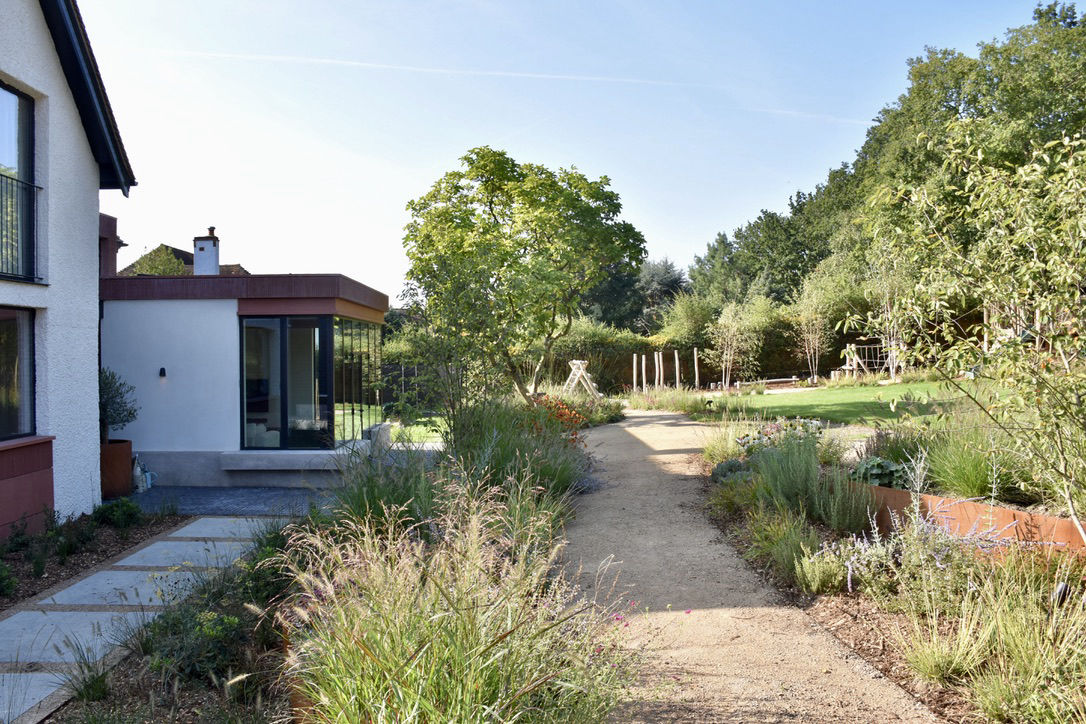 Cookham modern garden